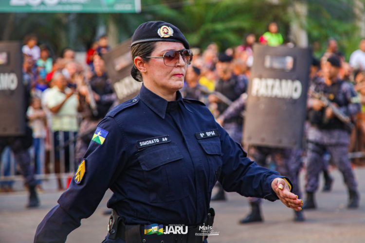 Desfile Cívico de 07 de Setembro em Jaru atrai milhares de pessoas