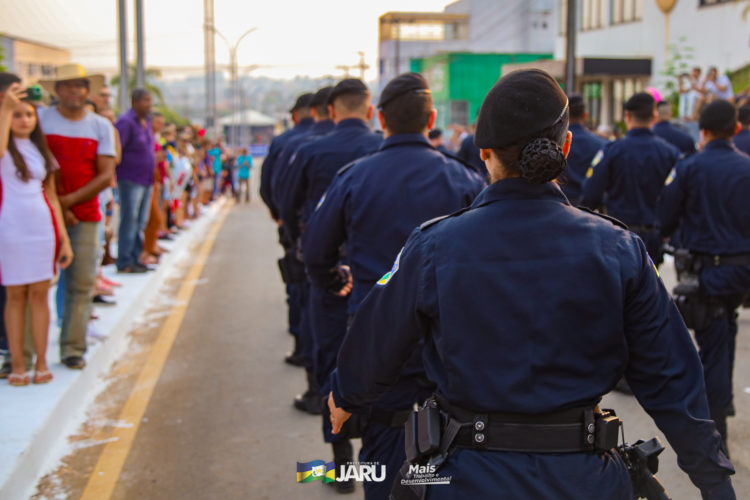Desfile Cívico de 07 de Setembro em Jaru atrai milhares de pessoas