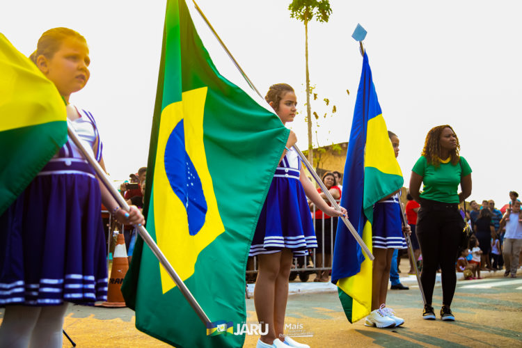 Desfile Cívico de 07 de Setembro em Jaru atrai milhares de pessoas