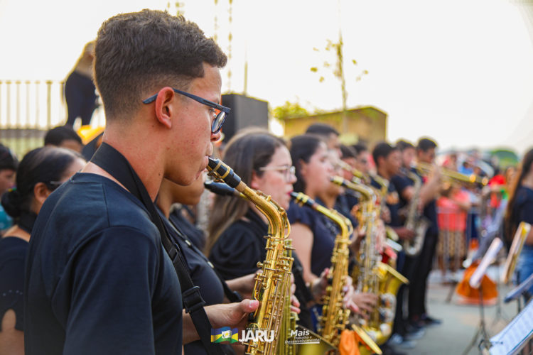 Desfile Cívico de 07 de Setembro em Jaru atrai milhares de pessoas