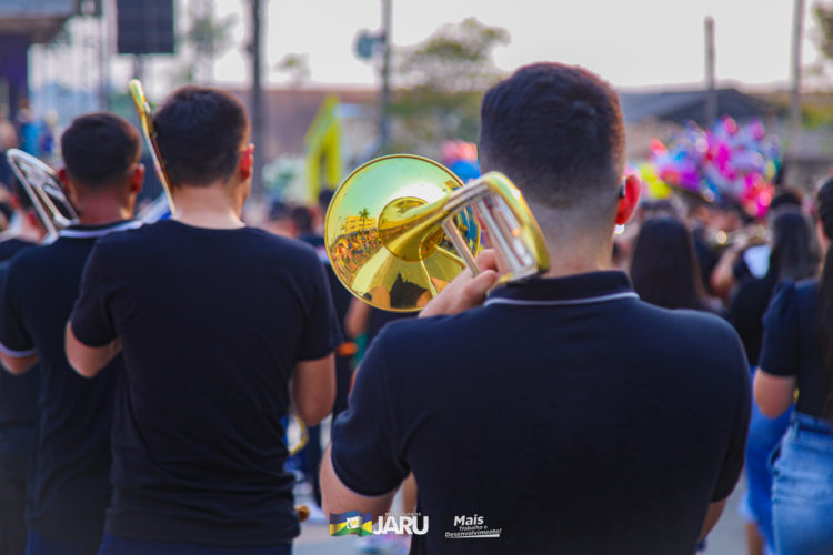 Desfile Cívico de 07 de Setembro em Jaru atrai milhares de pessoas
