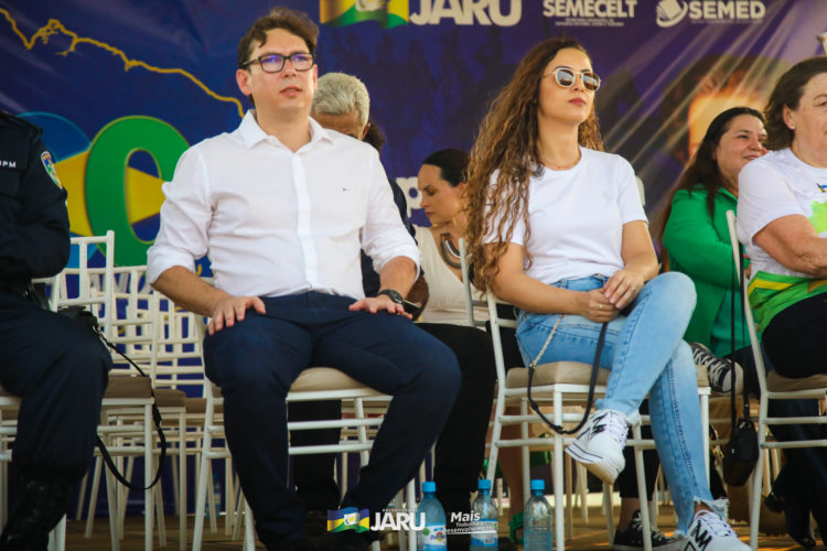 Desfile Cívico de 07 de Setembro em Jaru atrai milhares de pessoas