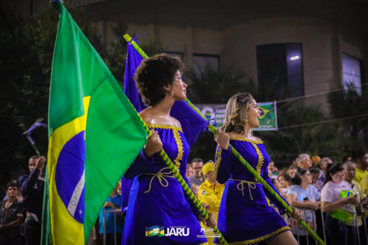 Desfile Cívico de 07 de Setembro em Jaru atrai milhares de pessoas