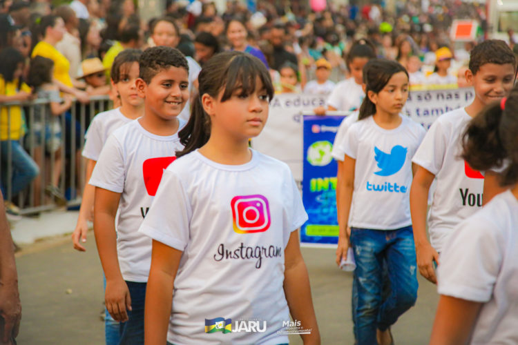 Desfile Cívico de 07 de Setembro em Jaru atrai milhares de pessoas