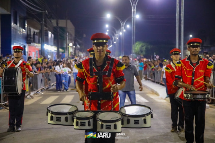 Desfile Cívico de 07 de Setembro em Jaru atrai milhares de pessoas