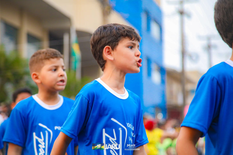 Desfile Cívico de 07 de Setembro em Jaru atrai milhares de pessoas