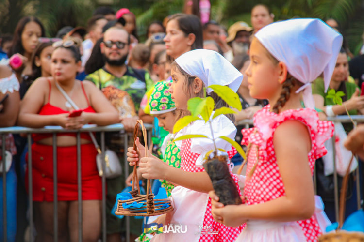 Desfile Cívico de 07 de Setembro em Jaru atrai milhares de pessoas