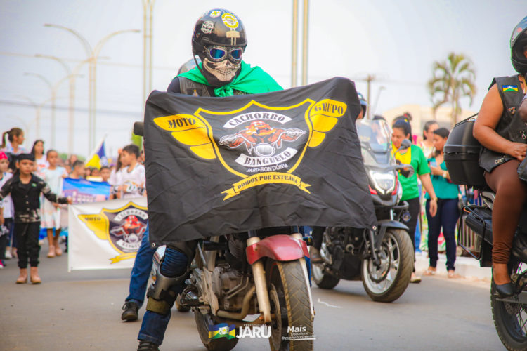 Desfile Cívico de 07 de Setembro em Jaru atrai milhares de pessoas