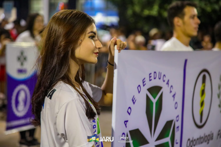 Desfile Cívico de 07 de Setembro em Jaru atrai milhares de pessoas