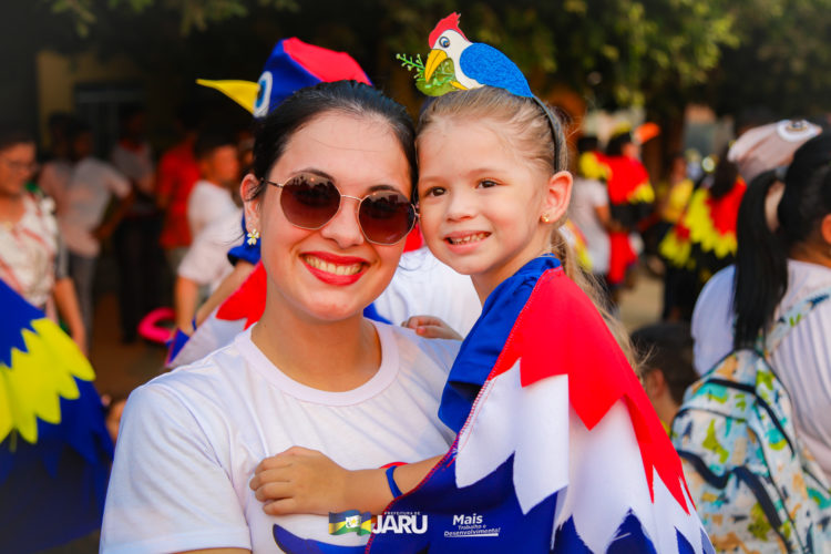 Desfile Cívico de 07 de Setembro em Jaru atrai milhares de pessoas