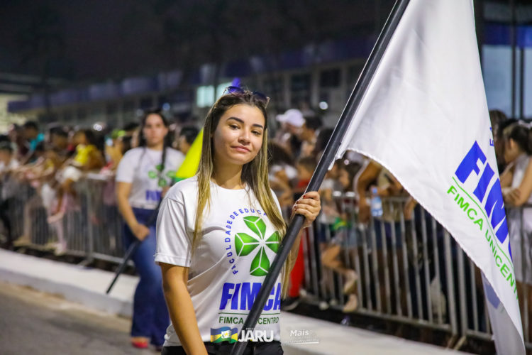 Desfile Cívico de 07 de Setembro em Jaru atrai milhares de pessoas