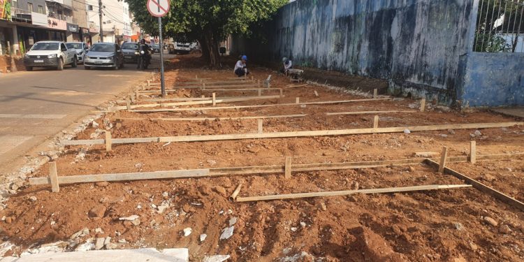Obras de padronização de calçadas na Avenida Padre Adolpho Rohl chegam à reta final