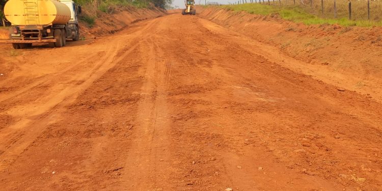 Prefeitura segue com recuperação de estradas rurais