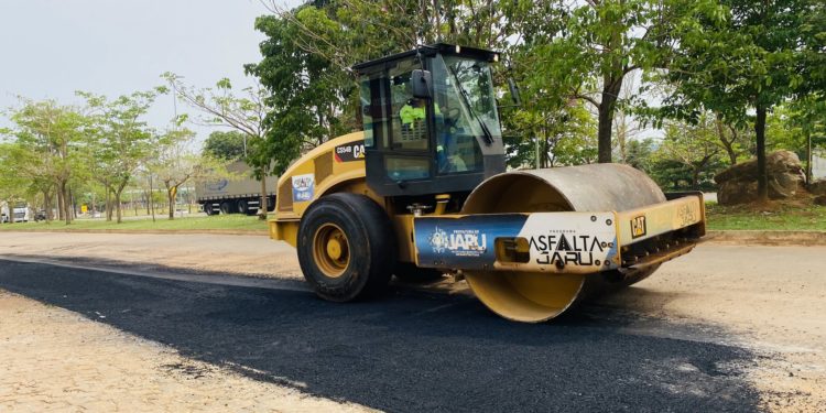 Prefeitura de Jaru realiza operação Tapa-Buracos Avenida JK