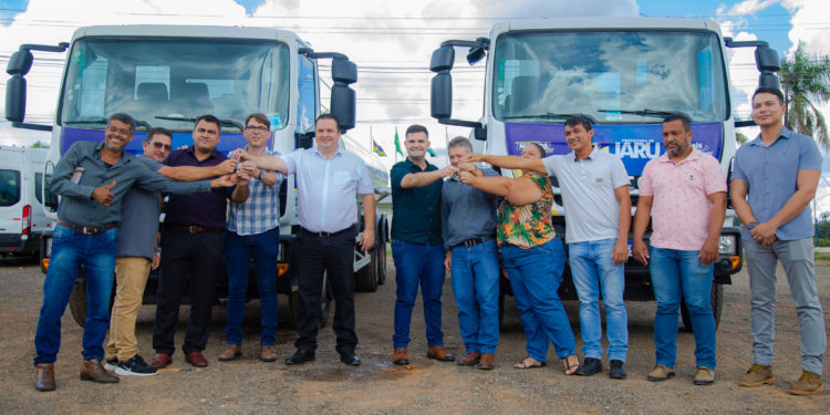 Prefeitura de Jaru realiza entrega oficial de mais 2 caminhões pipas; veículos foram adquiridos com recurso destinado pela Câmara de Vereadores