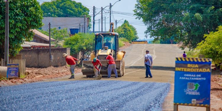 Prefeitura de Jaru conclui obras de pavimentação em mais um trecho da Rua 7 de Setembro no Jardim dos Estados