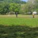 Prefeitura de Jaru realiza manutenção nos campos de futebol nos distritos de Tarilândia e de Santa Cruz da Serra