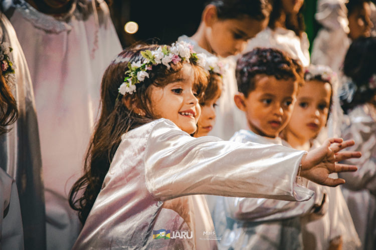 Primeira noite da cantata natalina em Jaru reúne milhares de pessoas