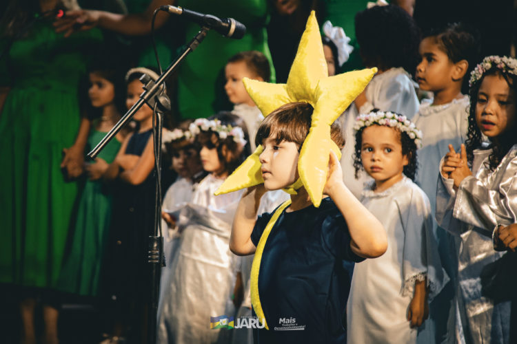 Primeira noite da cantata natalina em Jaru reúne milhares de pessoas