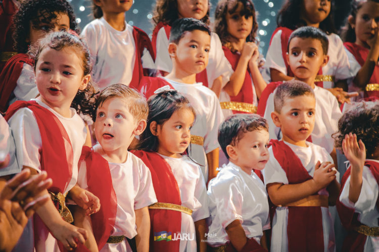 Primeira noite da cantata natalina em Jaru reúne milhares de pessoas