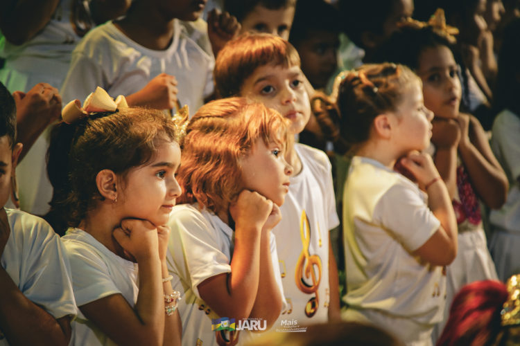 Primeira noite da cantata natalina em Jaru reúne milhares de pessoas