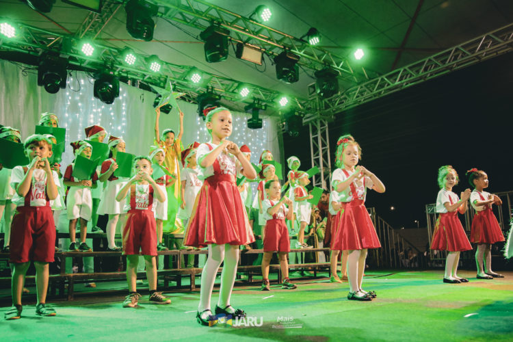 Primeira noite da cantata natalina em Jaru reúne milhares de pessoas