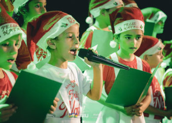 Primeira noite da cantata natalina em Jaru reúne milhares de pessoas