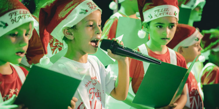 Primeira noite da cantata natalina em Jaru reúne milhares de pessoas