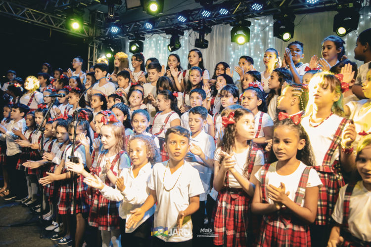 Primeira noite da cantata natalina em Jaru reúne milhares de pessoas