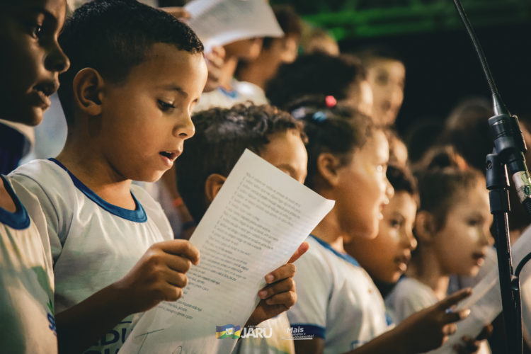Primeira noite da cantata natalina em Jaru reúne milhares de pessoas