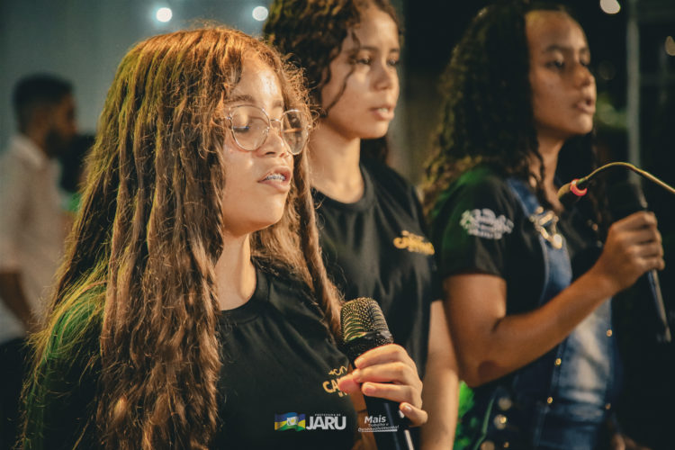 Primeira noite da cantata natalina em Jaru reúne milhares de pessoas