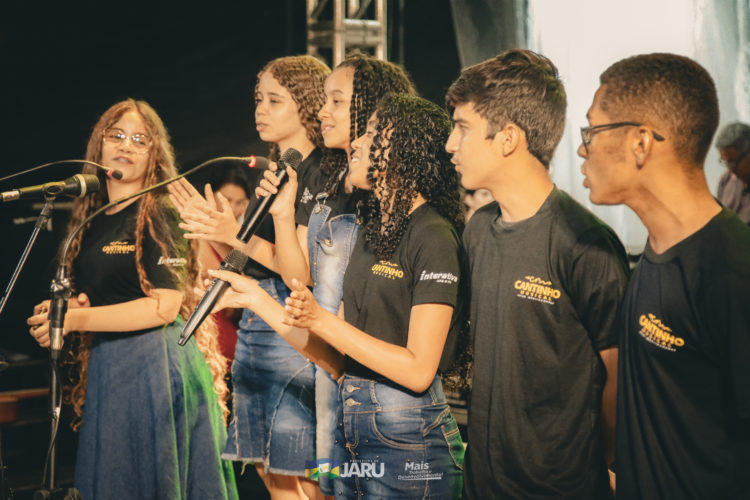 Primeira noite da cantata natalina em Jaru reúne milhares de pessoas