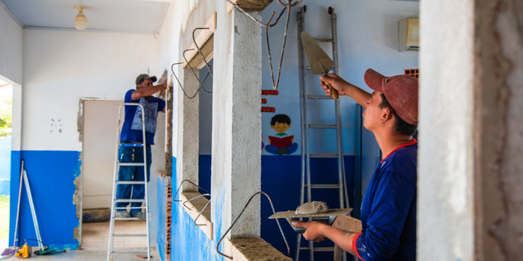 Com recursos próprios prefeitura de Jaru realiza reforma na Escola Jean Carlos Muniz