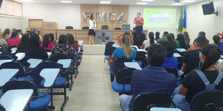 Secretaria Municipal de Educação promove encontro com professores do 4º e 5º ano