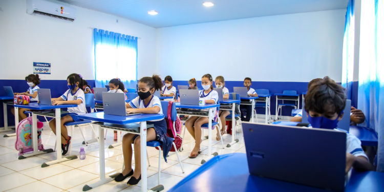 Prefeitura de Jaru divulga edital de Chamamento Público para o preenchimento das vagas de Assistente de Alfabetização