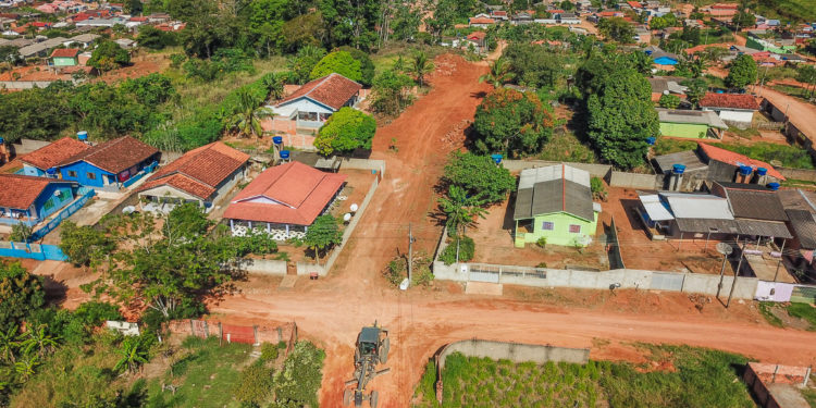 Prefeitura de Jaru realiza abertura da rua Jorge Amado no setor 07