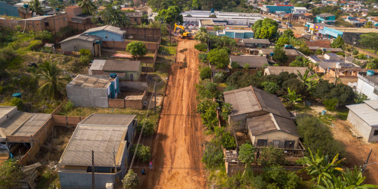 Obras do Asfalta Jaru chegam a Rua Daniel da Rocha no setor 07
