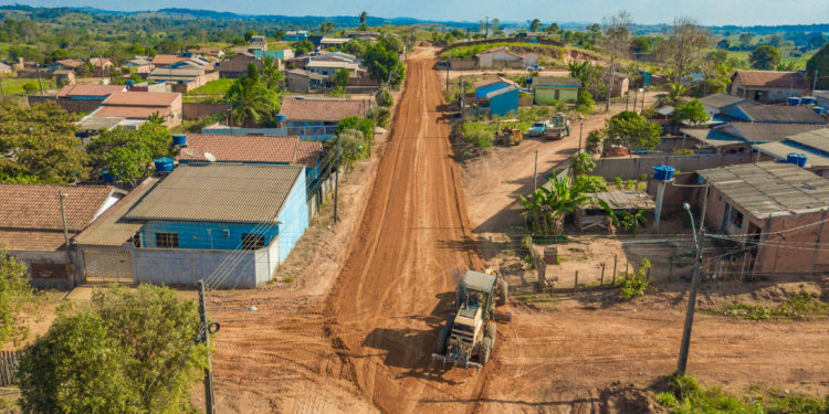 O asfalto chegou: Rua Afonso José no setor 07 também é contemplada com obras de pavimentação asfáltica