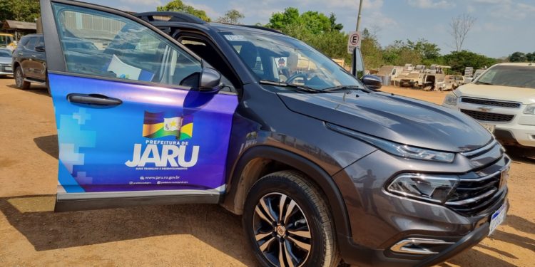 Prefeitura de Jaru adquire veículo para atender demandas do programa de Tratamento Fora de Domicílio – TFD