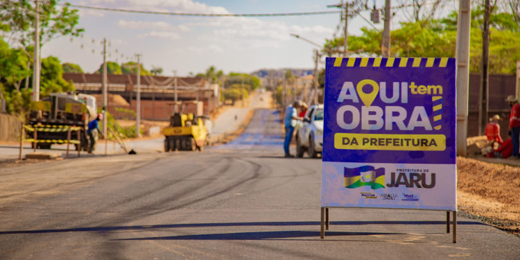 Prefeitura de Jaru conclui pavimentação asfáltica nas obras de duplicação da Avenida Tapajós