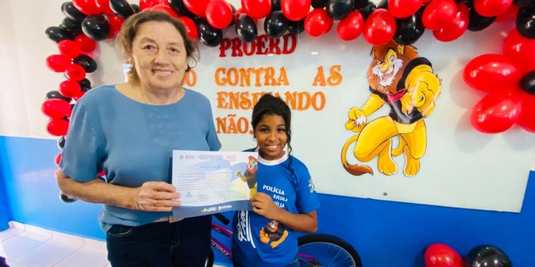 Prefeitura de Jaru e Polícia Militar realizam formatura do Proerd na Escola Maria Gomes