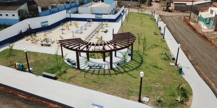 Prefeitura de Jaru entrega oficialmente as obras da nova Praça Pública do Jardim dos Estados
