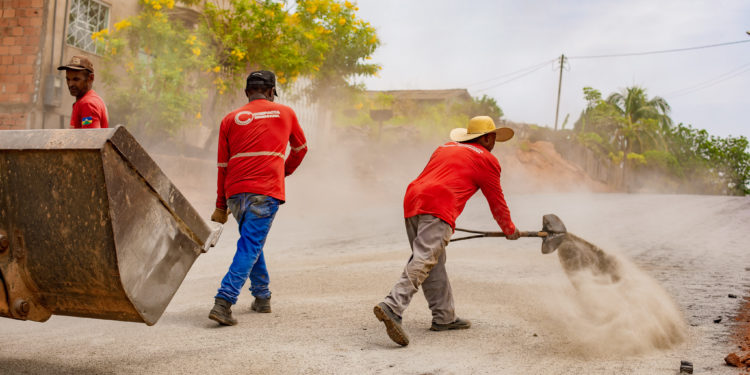 Rua Maranhão no setor 06 é imprimada e está pronta para receber capa asfáltica