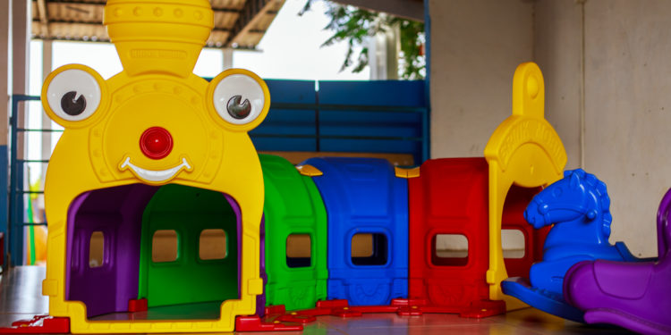 Prefeitura de Jaru realiza aquisição de playgrounds e materiais pedagógicos para atender escolas municipais