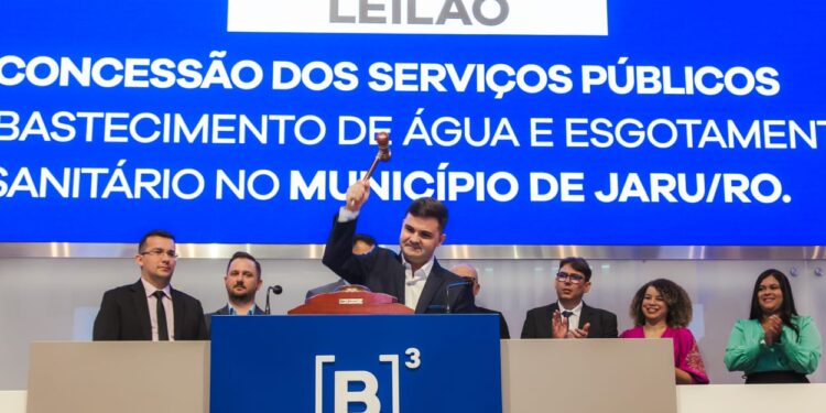 Empresa vencedora para gerir sistema de águas e esgoto em Jaru investirá mais de R$ 140 milhões no município; concessão é de 35 anos