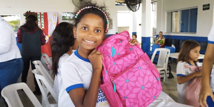 Prefeitura de Jaru realiza entrega dos presentes do projeto Natal Feliz