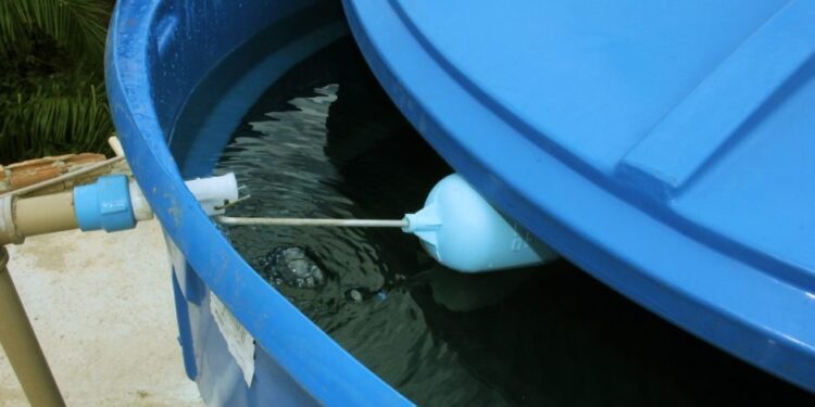 Caixas e reservatórios de água são os principais focos da Dengue em Jaru