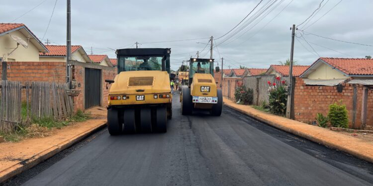 Prefeitura de Jaru pavimenta ruas do Residencial Jardim Europa