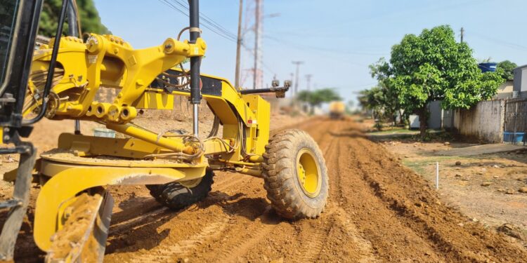 Asfalto Novo! Prefeitura pavimenta mais cinco novos trechos no Setor 5
