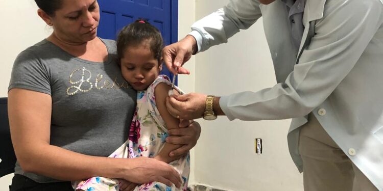 Dia D de Vacinação contra a Gripe imuniza cerca de 600 pessoas em Jaru; vacinas continuam disponíveis nas unidades de saúde